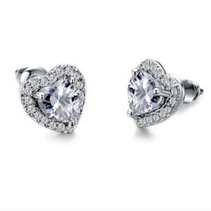 Nwot PETITE CZ HEART STUD EARRINGS